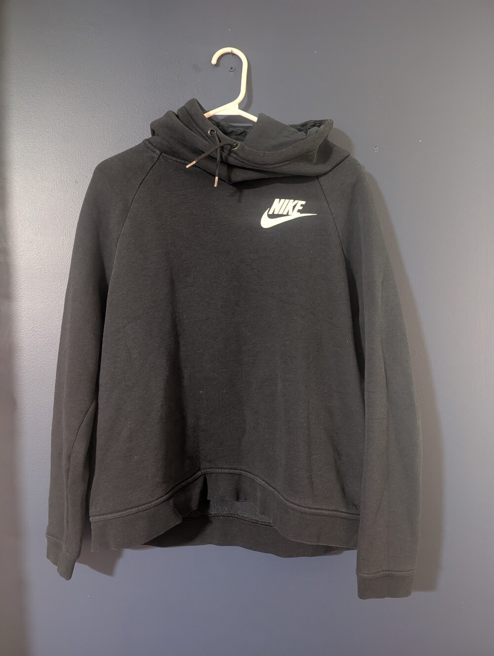 Nike Woman's Black Crewneck Pullover Sweatshirt with White Swoosh - Size Large